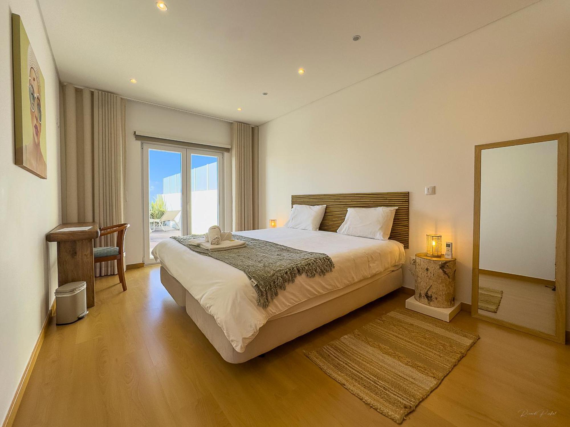 Vibing & Liming Ericeira Hotel Exterior foto